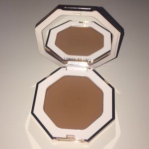 Fenty Beauty Sun Stalk’r Bronzer (Coco Naughty) 💕